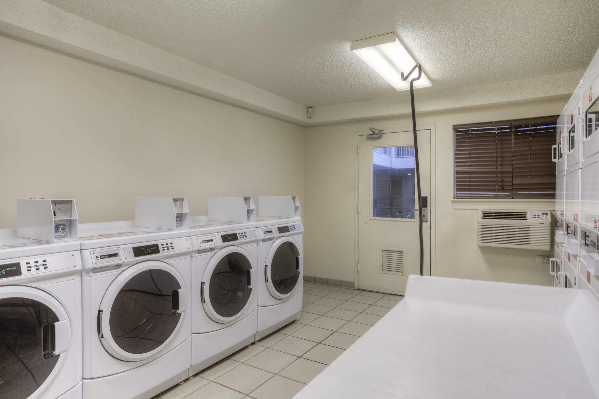 Intown Suites Extended Stay Atlanta Ga - Duluth Zewnętrze zdjęcie
